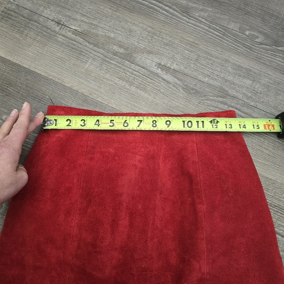 Red suede mini skirt size 11/12 - Picture 7 of 7